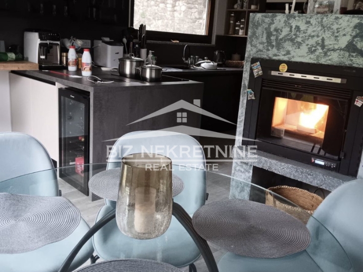 Bakar - kuća s depandansom na 3188 m2 terena