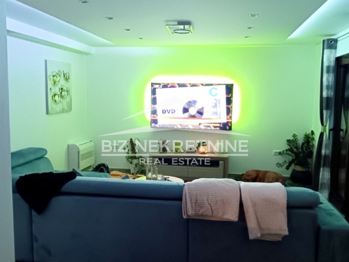 Bakar - kuća s depandansom na 3188 m2 terena