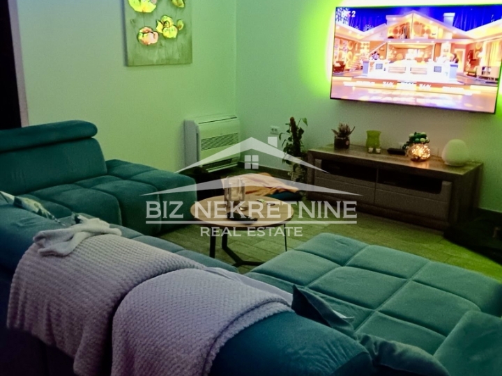 Bakar - kuća s depandansom na 3188 m2 terena