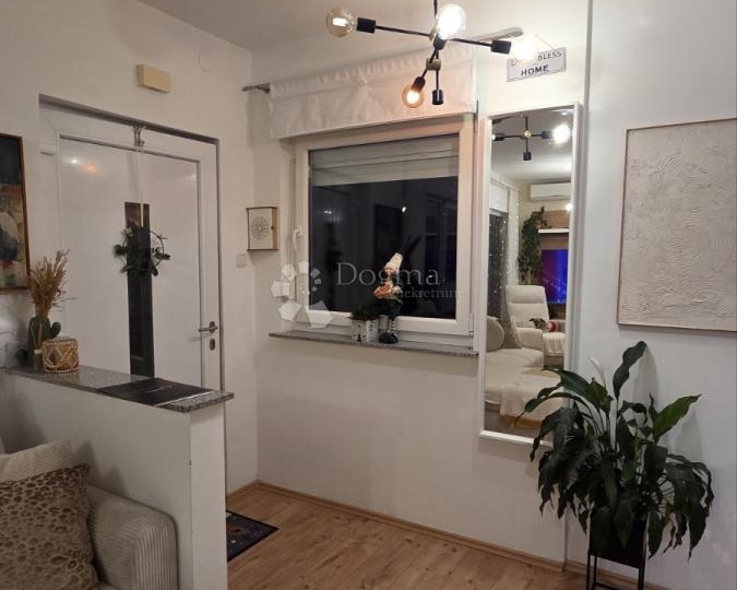 Moderna etaža na Drenovi