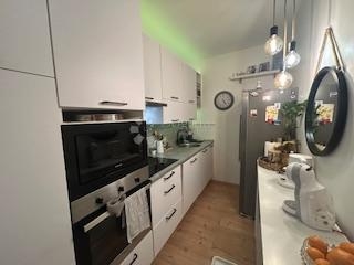 Moderna etaža na Drenovi