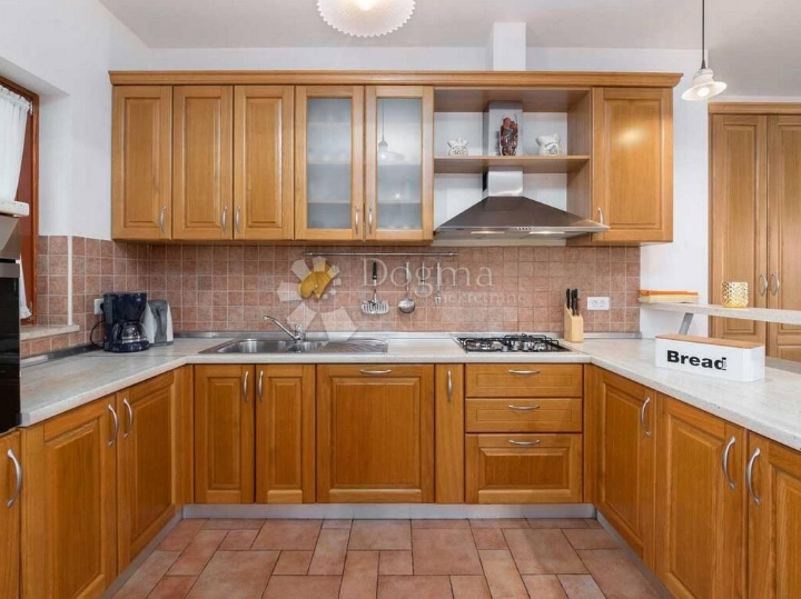 Sniženo!! Tinjan, istarska kamena ljepotica