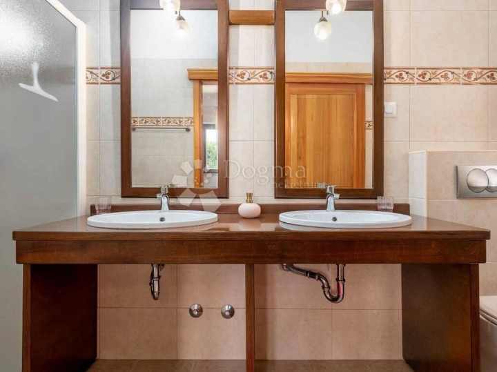 Sniženo!! Tinjan, istarska kamena ljepotica