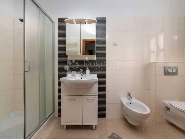 Sniženo!! Tinjan, istarska kamena ljepotica