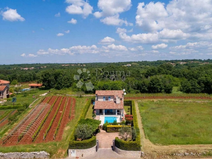 Sniženo!! Tinjan, istarska kamena ljepotica