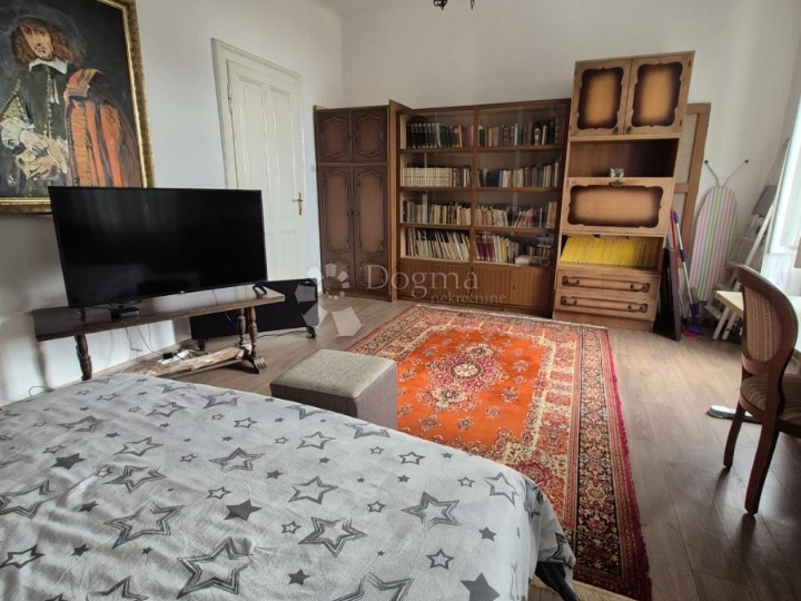 Vintage stan na Belvederu, 66m2