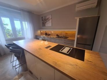 Novouređeni stan za najam – Bulevard