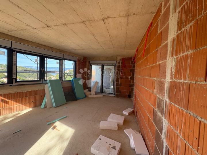 Pretprodajna cijena! Novogradnja s pogledom na more