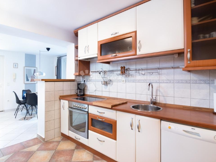 Opatija predivan stan s vrtom