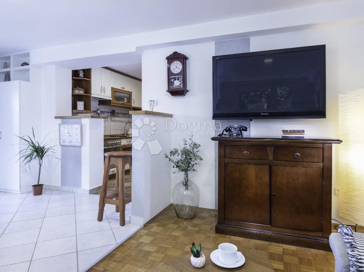 Opatija predivan stan s vrtom