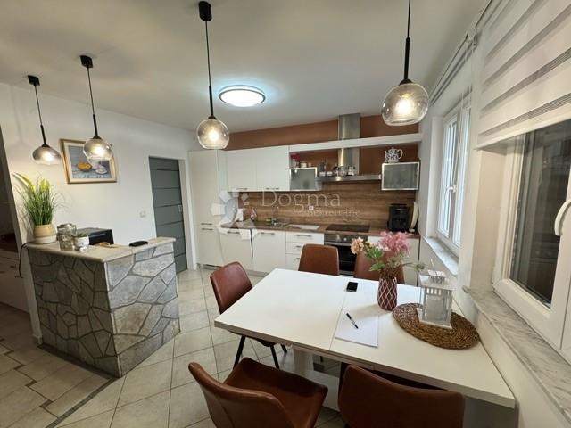 Pinezići - apartman s pogledom na more