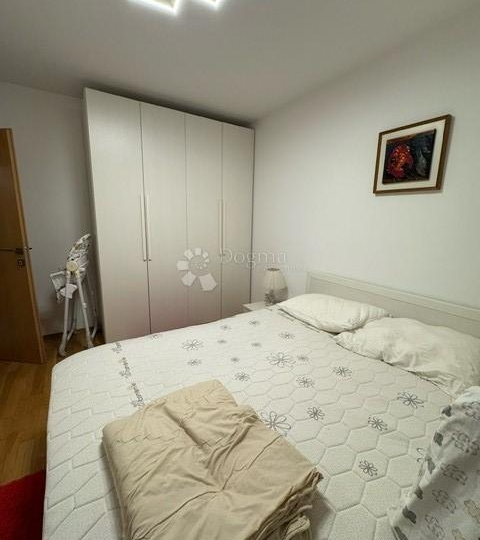 Pinezići - apartman s pogledom na more