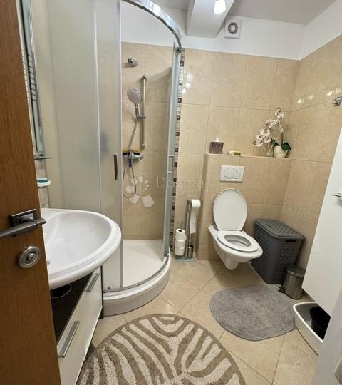 Pinezići - apartman s pogledom na more