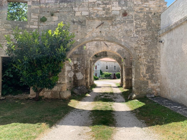 Krnica – prekrasna parcela s otvorenim pogledom