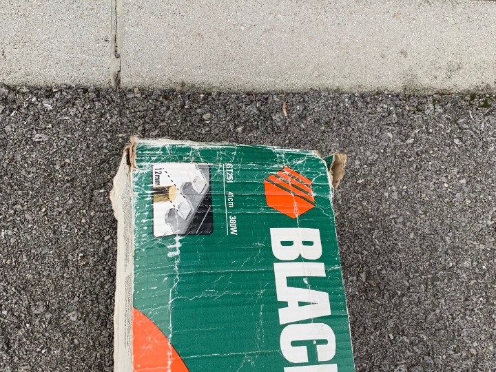 Stroj za obrezivanje živice