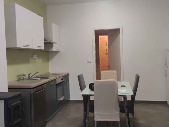 Iznajmljujem jednosoban stan