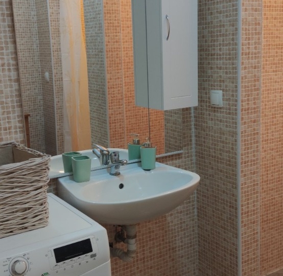 Iznajmljujem jednosoban stan