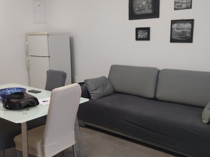 Iznajmljujem jednosoban stan