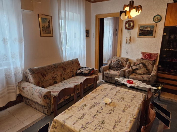 Jednosobni stan + DB