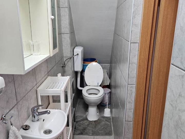 Jednosobni stan + DB