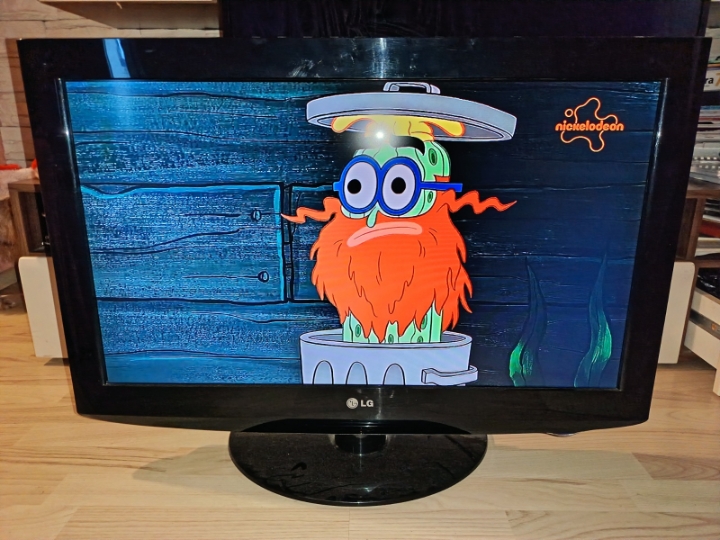 Prodajem televizor 32"