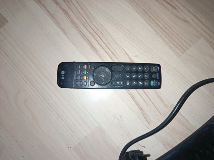 Prodajem televizor 32"