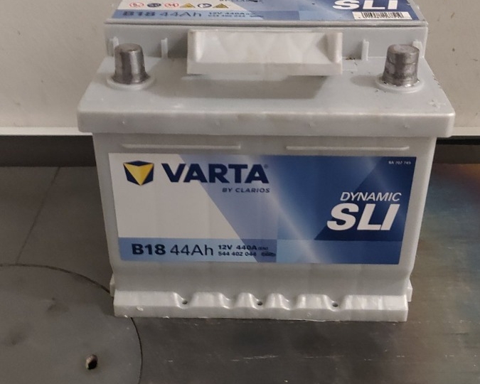 Akumulator Varta 44Ah