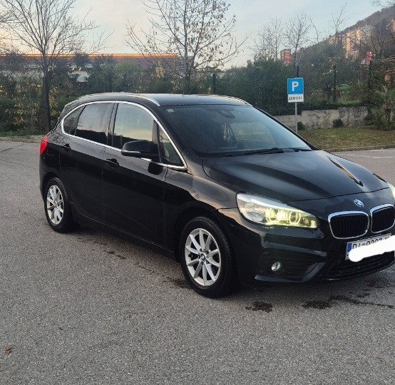 BMW 216D, odličan za svoje godine