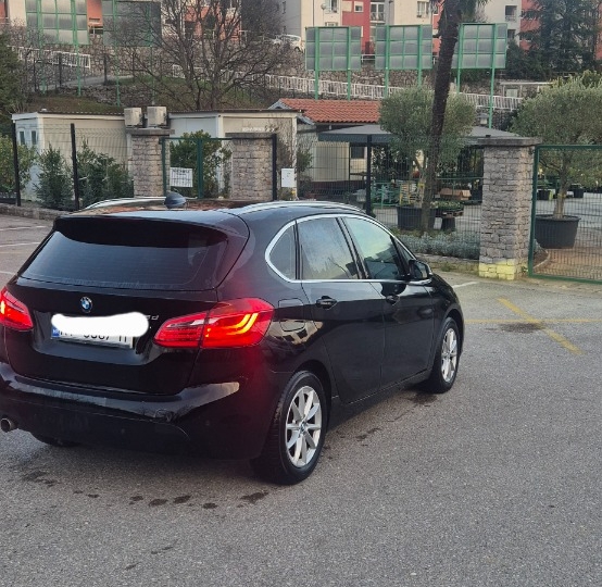 BMW 216D, odličan za svoje godine