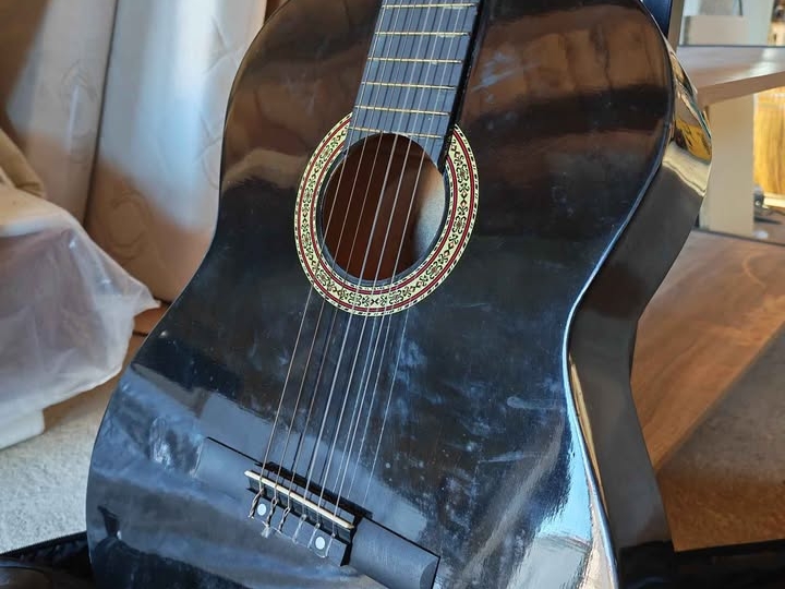 Akustična gitara