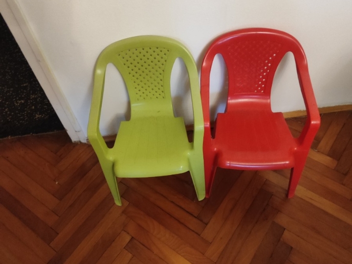 Dvije dječje stolice