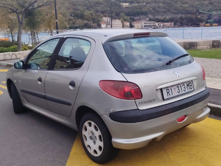 Peugeot 206