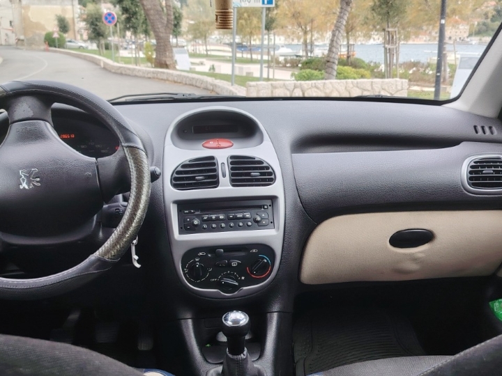Peugeot 206