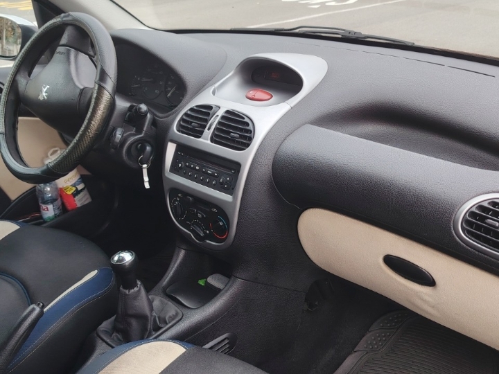 Peugeot 206