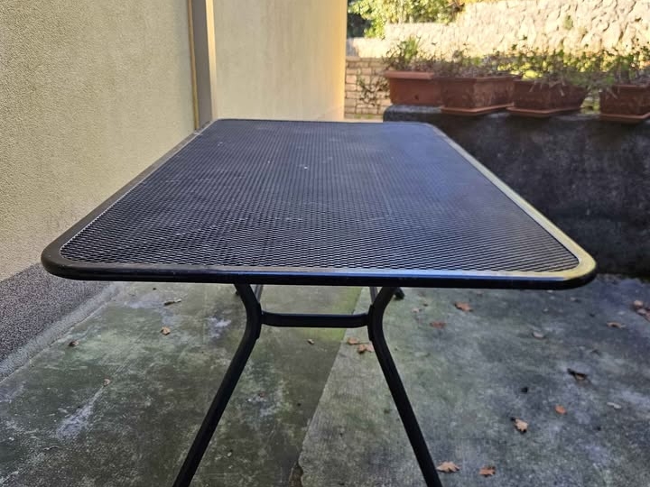 Aluminijski stol za terasu ili vrt