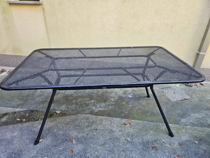 Aluminijski stol za terasu ili vrt