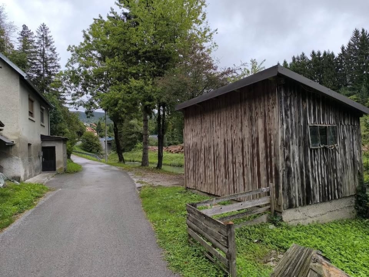Kuća Vrbovsko pokraj rijeke Dobre