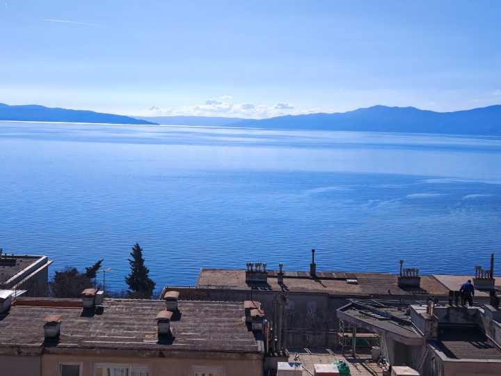 Dvosobni stan s okućnicom Pećine