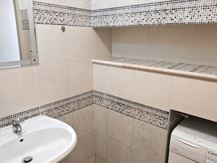 Pećine, stan s okućnicom