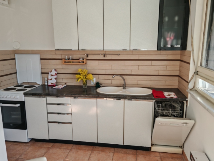 Stan na Pećinama s okućnicom