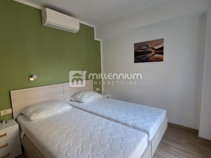 Kostrena, 118m2, 3S+DB s balkonom i terasom