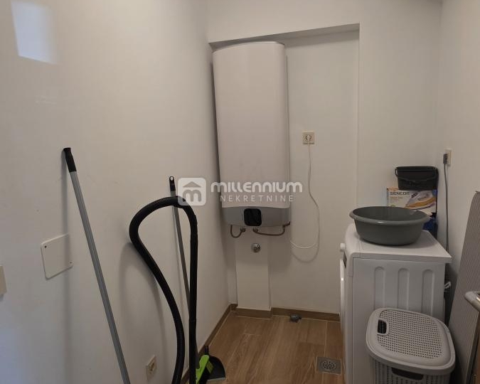 Kostrena, 118m2, 3S+DB s balkonom i terasom