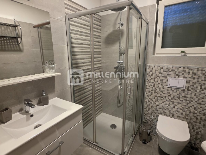 Kostrena, 118m2, 3S+DB s balkonom i terasom