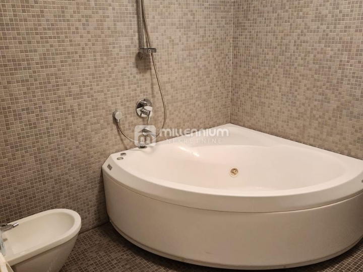 Rijeka, Centar, 2S+DB, novija zgrada s liftom i garažnim mjestom