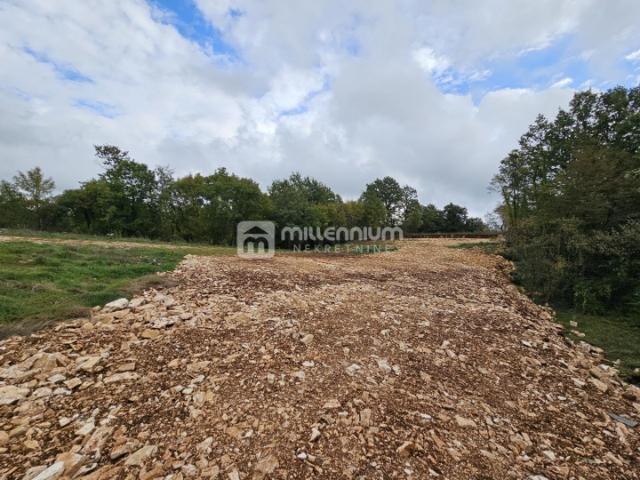 Istra, okolica Barbana, 772m2 građevinskog zemljišta