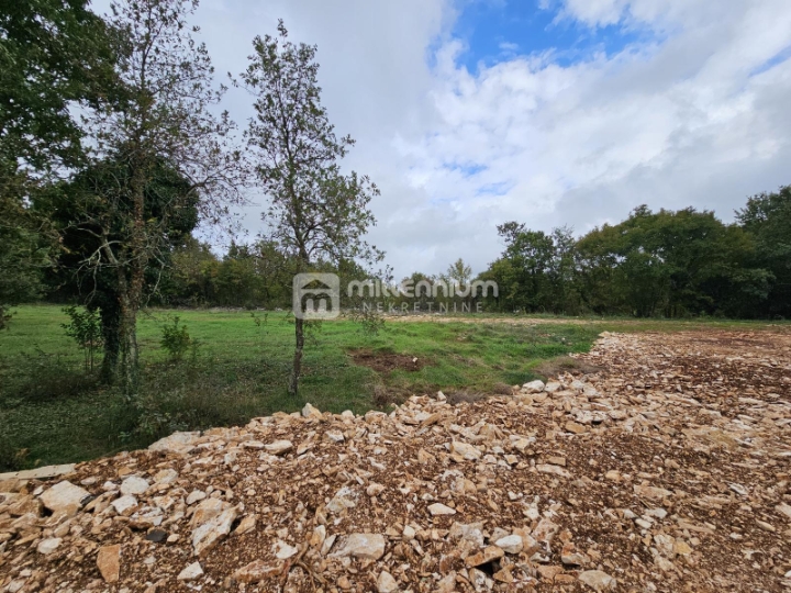 Istra, okolica Barbana, 772m2 građevinskog zemljišta
