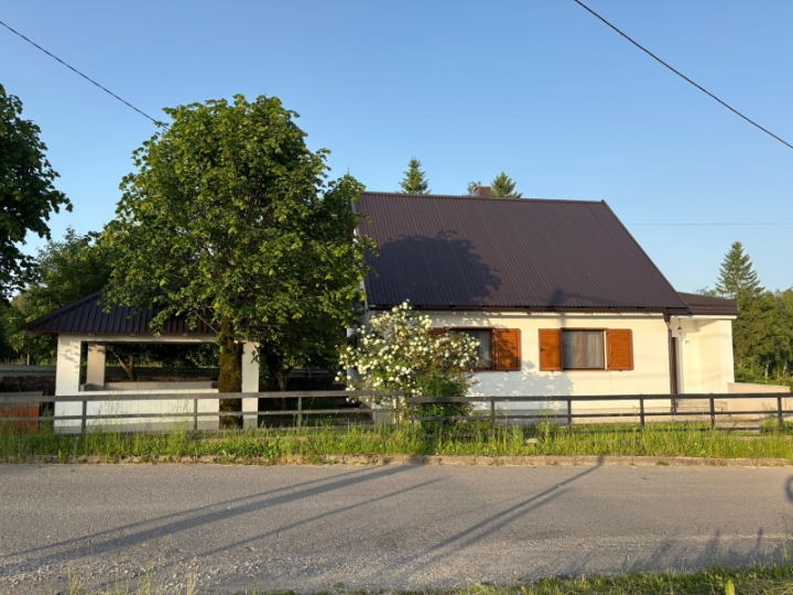 Kupjak - kuća za odmor uz sanjkalište