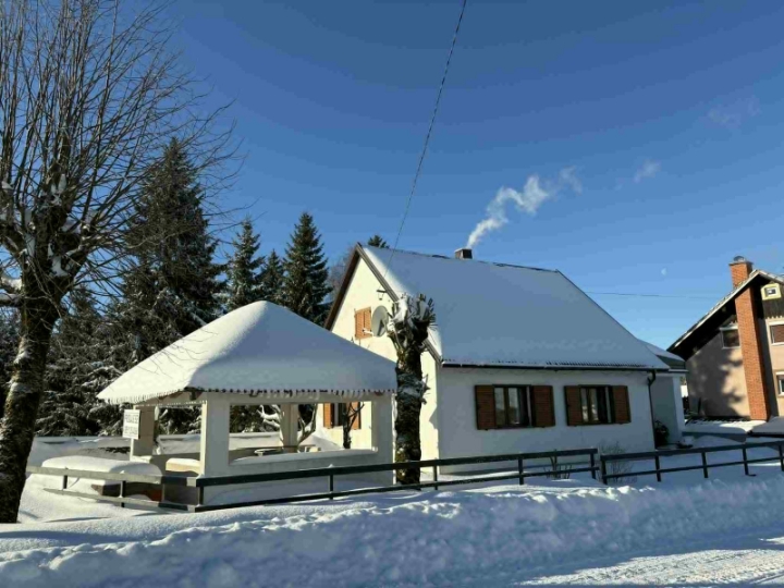 Kupjak - kuća za odmor uz sanjkalište