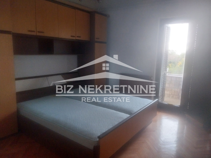 Pehlin - stan 120 m2 +150 m2 potkrovlja