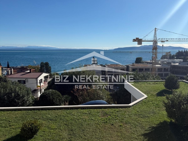 Opatija, Ičići, 4S+DB, 180m2, u ekskluzivnoj villi, 100m od mora